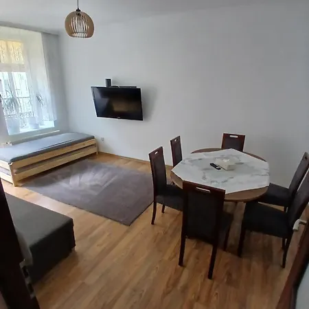 Friendly House
